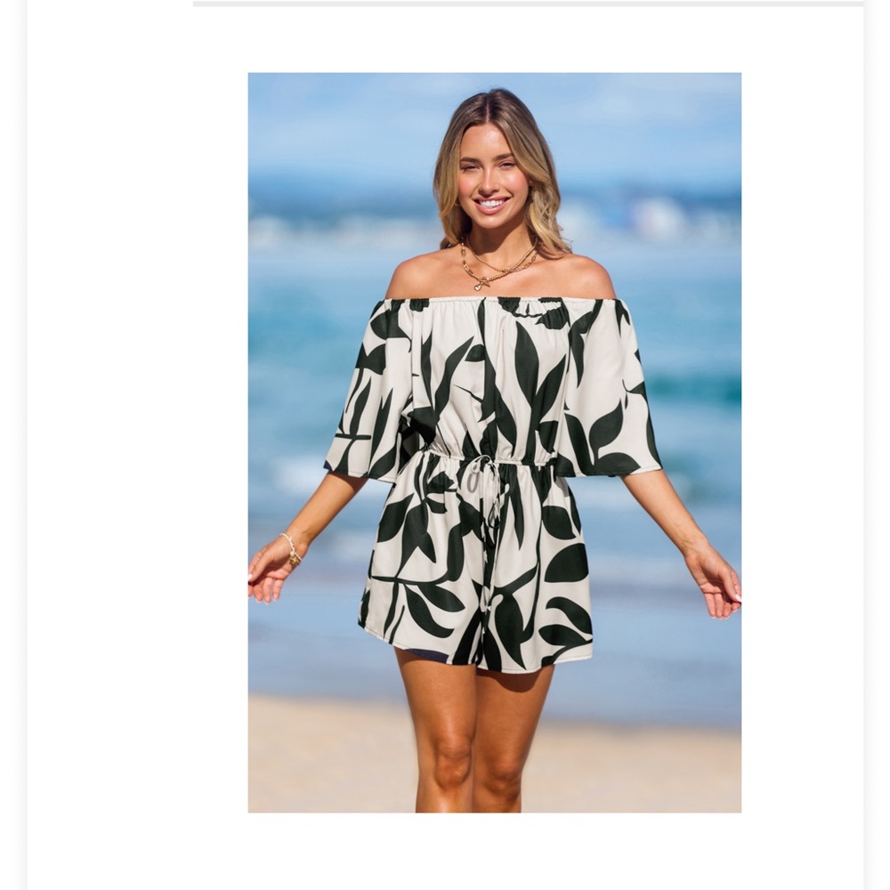 Cupshe Black and White Leaf Print Off-Shoulder Jumper